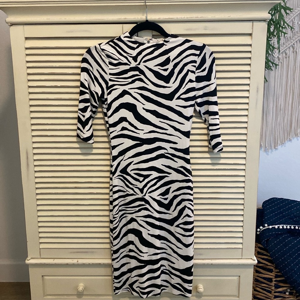 Alice + Olivia sz 0 zebra midi dress